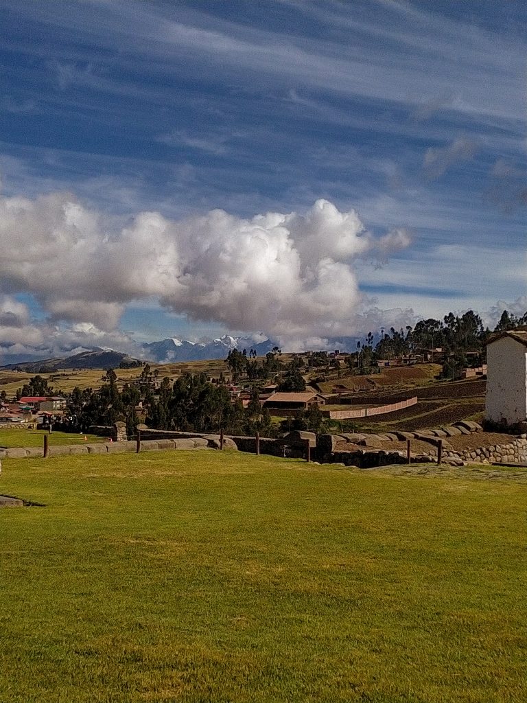 vista de Chincheros en viaje a Cusco